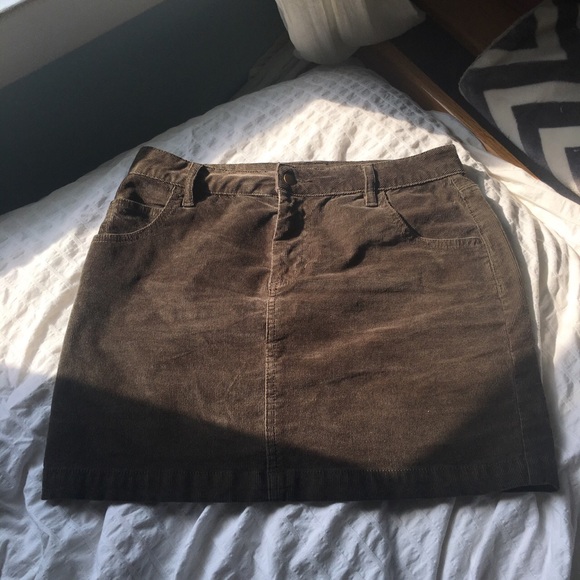 UO Corduroy Mini Skirt - Picture 3 of 4